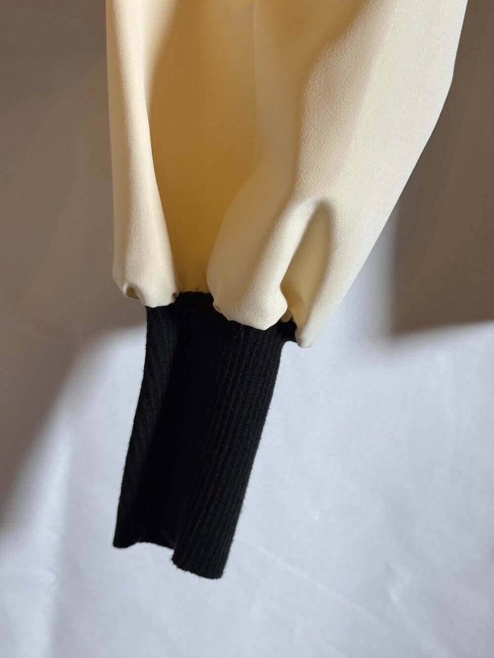 Like NEW Beautiful Fall/Winter Sweater (L) - Picture 6 of 7